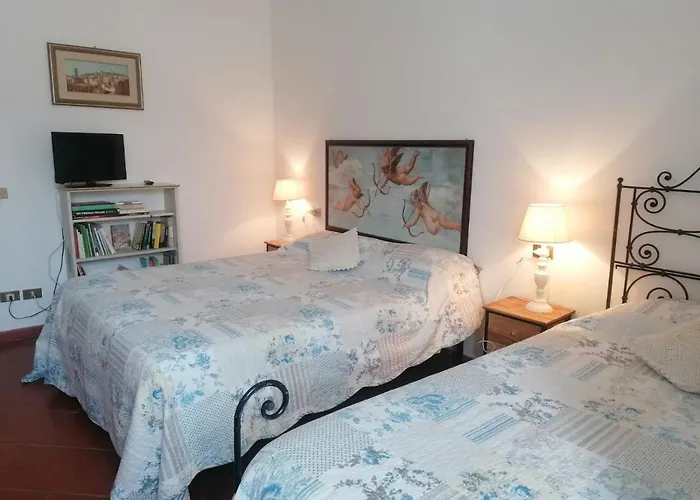 Hus Stanza Tripla In 招待所 阿西西