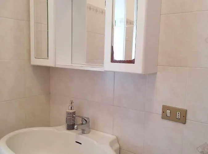 Hus Stanza Tripla In 招待所 阿西西